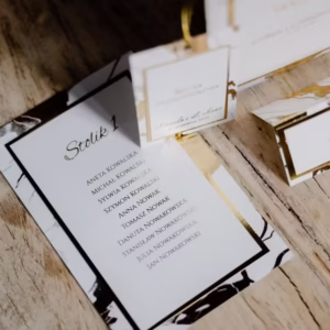 Rozpiska gości złotym marmurem