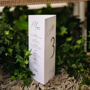 stojące menu na wesele, numerek na stół