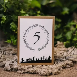 numerki stołów na tematyczne wesele