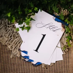 numerki na stoły granatowe