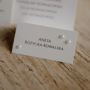 winietka na stół biała z perełkami