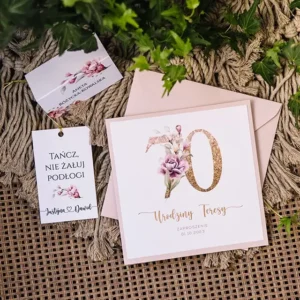 zaproszenia na 70 urodziny, eleganckie, brokat i różowe kwiaty