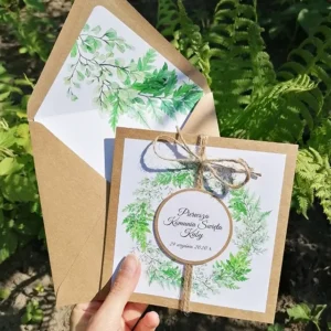 piękne zaproszenia na pierwsząkomunięświętą, zaproszenia w stylu boho, z zielenią i papierem ekologicznym