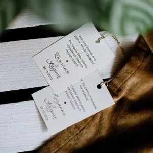 zawieszki na alkohol ze złotymi napisami, Kraków